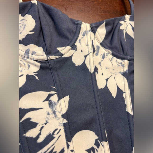 White Fox In The Morning Bustier Navy Rose floral spaghetti straps XS NWT - Picture 8 of 11